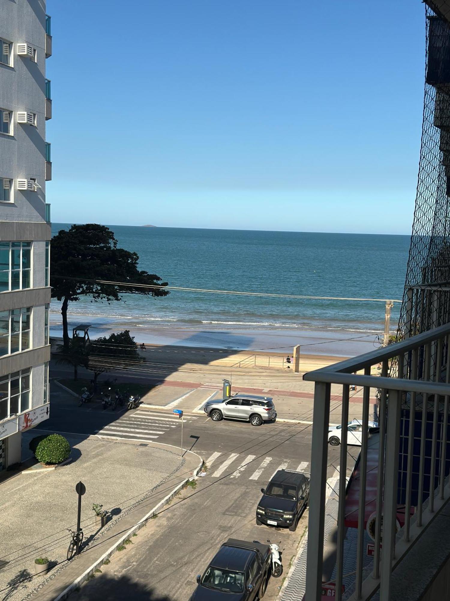 Apartamento Vista Mar 209 - 2 Quartos - Praia Do Morro - Predio Frente Mar - Varanda Com Vista Mar - Elevador - Atravessou A Avenida, Ja Esta Na Praia - Com Garagem - Internet 瓜拉派瑞 外观 照片