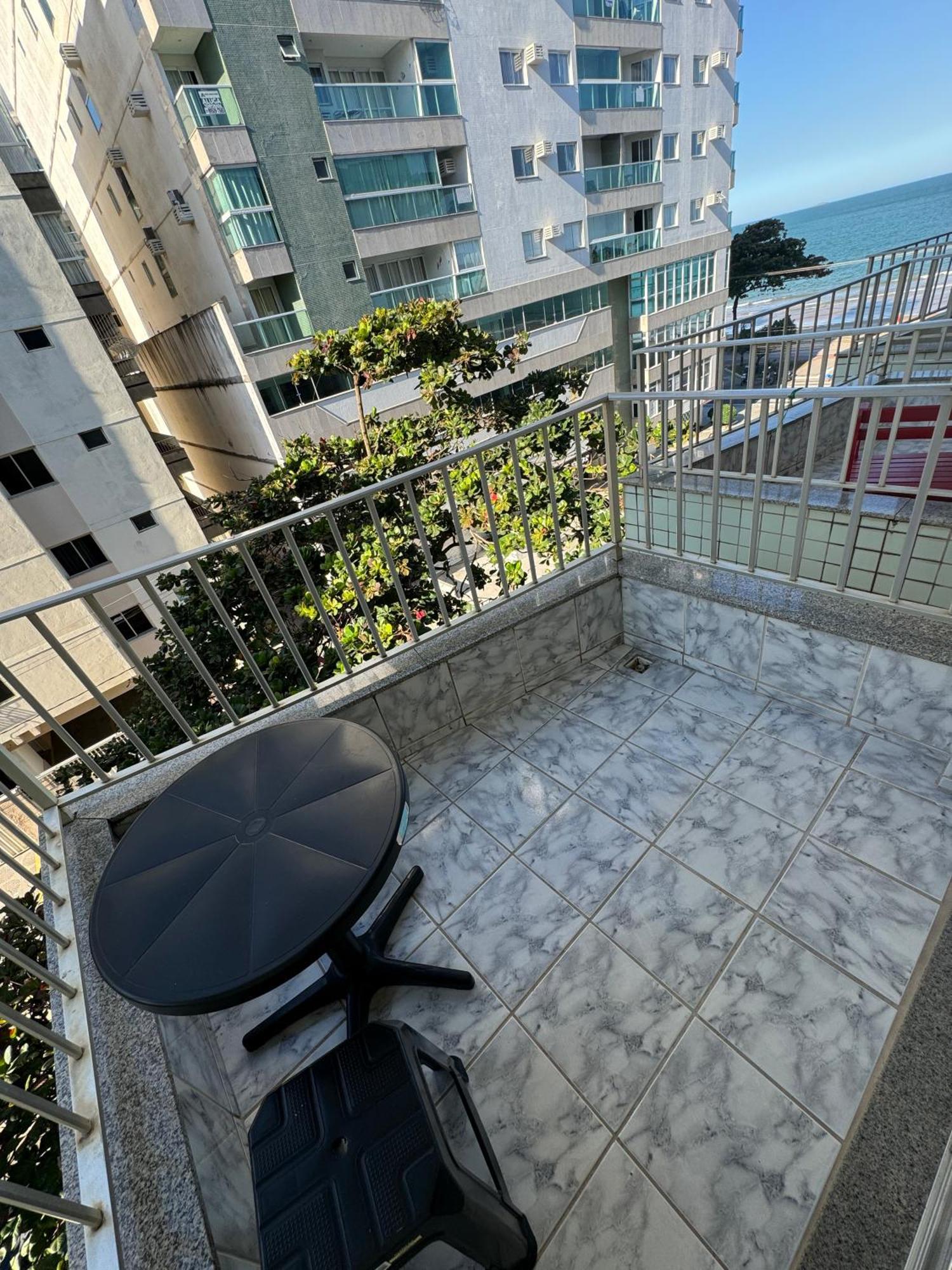 Apartamento Vista Mar 209 - 2 Quartos - Praia Do Morro - Predio Frente Mar - Varanda Com Vista Mar - Elevador - Atravessou A Avenida, Ja Esta Na Praia - Com Garagem - Internet 瓜拉派瑞 外观 照片